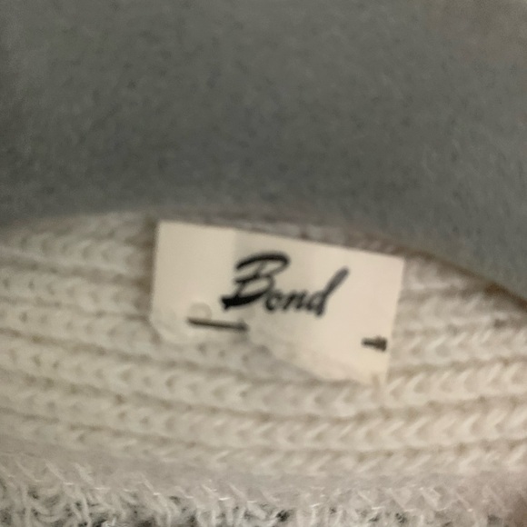 Vintage Cream Women's Knit Cardigan with Pearl Buttons and front pockets - Picture 8 of 10